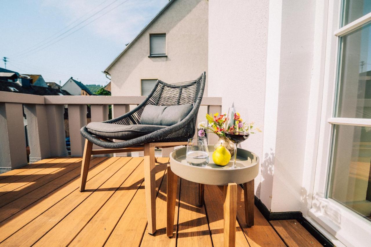 Gut Foersterlay - Exklusive Boutique Apartments Im Historischen Winzerhaus Direkt An Der Mosel Losnich Exterior photo